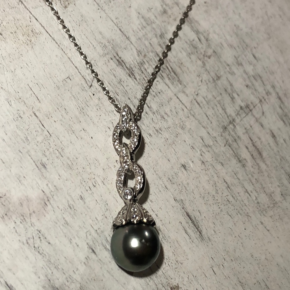 Black Tahitian Pearl Pendant Necklace NEW